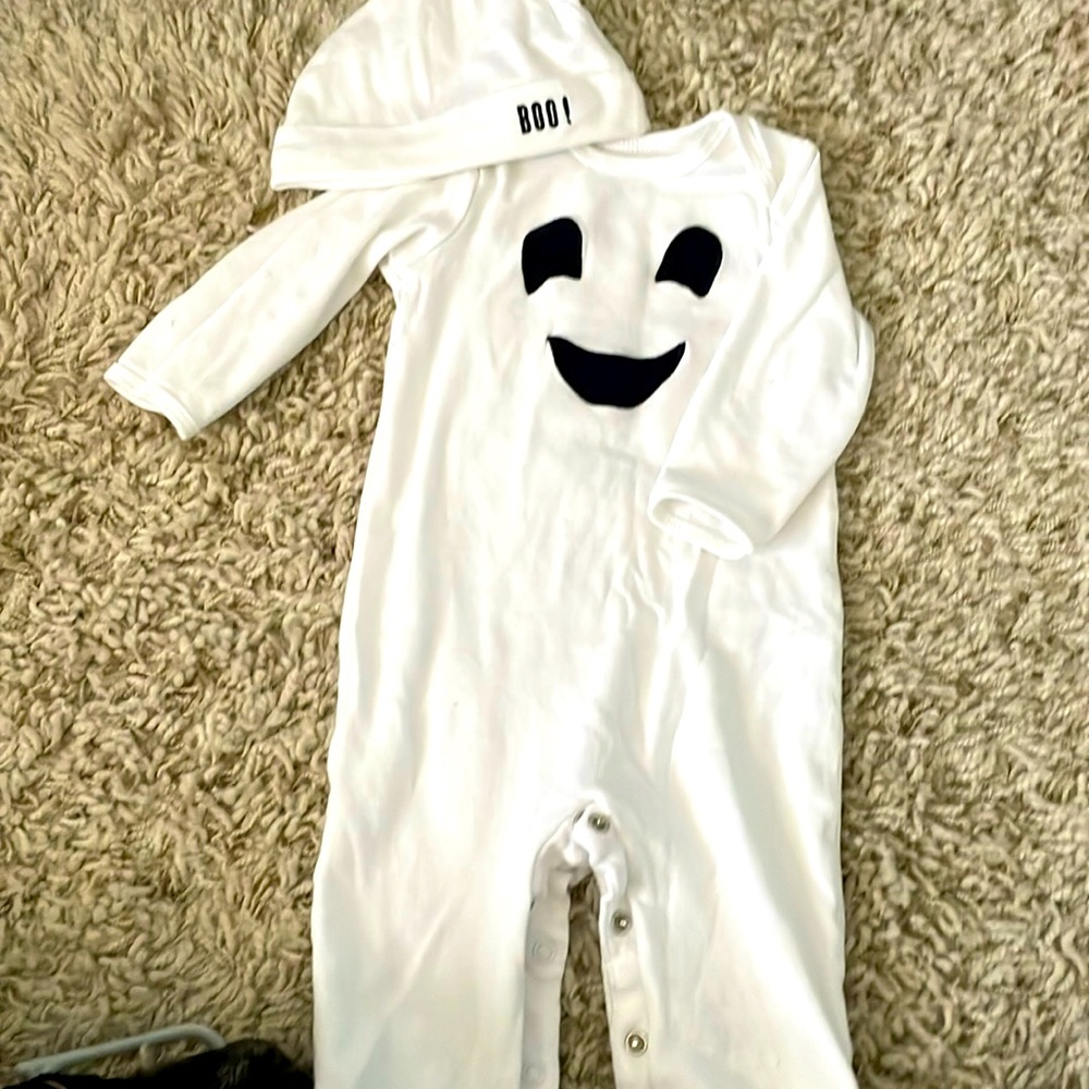 Halloween ghost costume for baby.